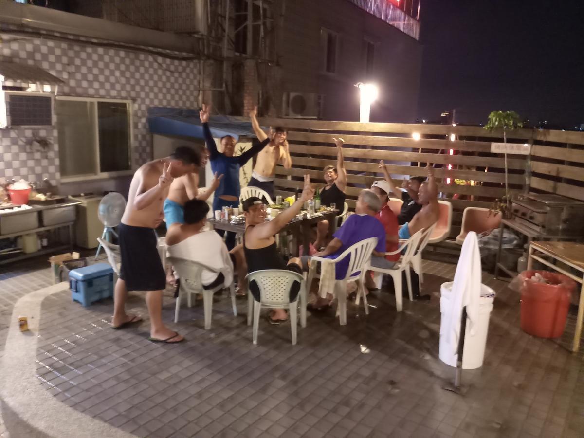 Puti Commercial Hotel Лонгтан Экстерьер фото